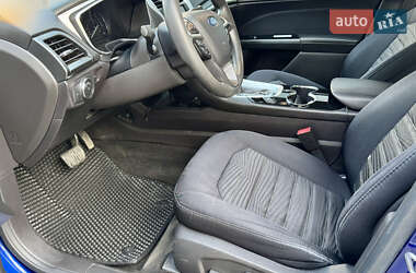 Седан Ford Fusion 2016 в 