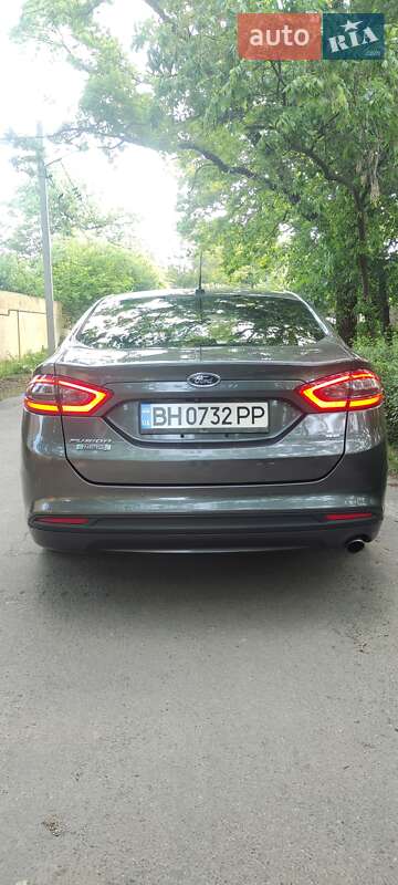 Седан Ford Fusion 2015 в Одесі