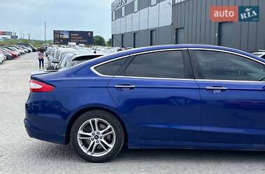 Седан Ford Fusion 2015 в 