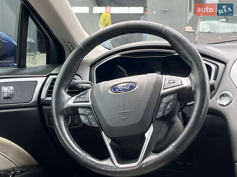 Седан Ford Fusion 2015 в Львове