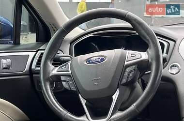 Седан Ford Fusion 2015 в 