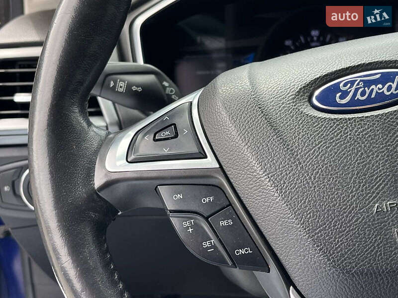 Седан Ford Fusion 2015 в Львове