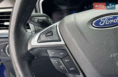 Седан Ford Fusion 2015 в 