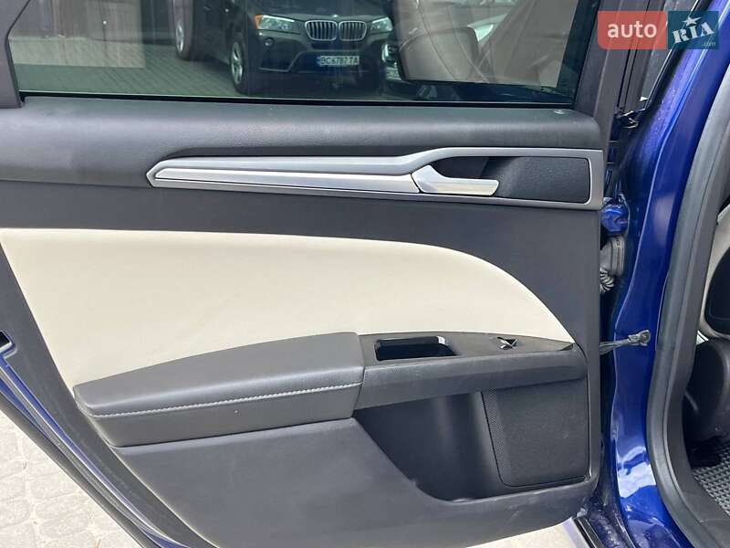 Седан Ford Fusion 2015 в Львове