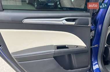 Седан Ford Fusion 2015 в 