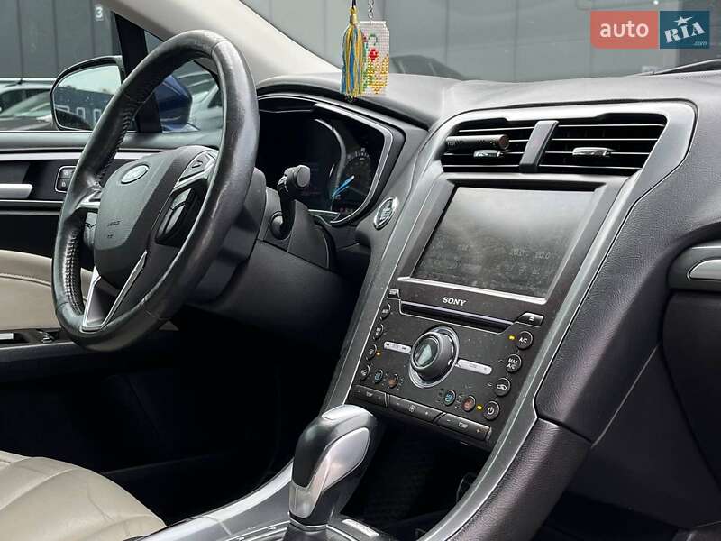 Седан Ford Fusion 2015 в Львове