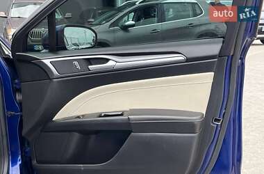Седан Ford Fusion 2015 в 