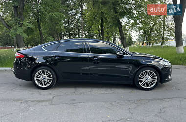 Седан Ford Fusion 2015 в 