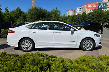Седан Ford Fusion 2014 в 