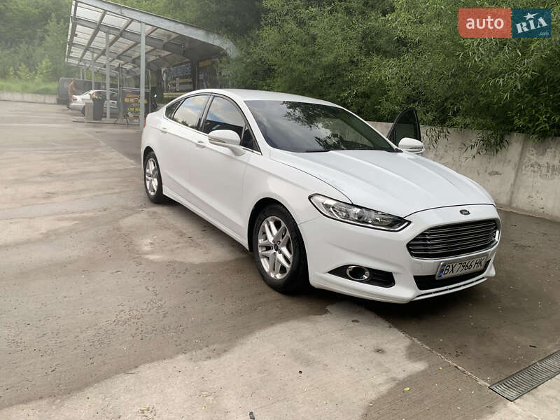 Седан Ford Fusion 2015 в Городку