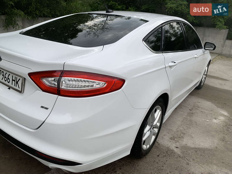 Седан Ford Fusion 2015 в Городку