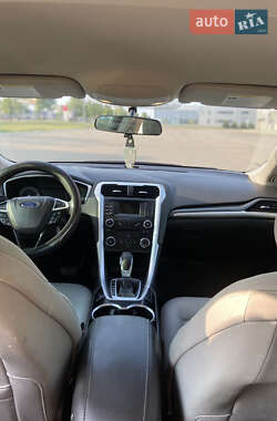 Седан Ford Fusion 2014 в 