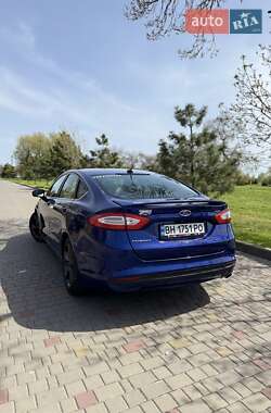 Седан Ford Fusion 2015 в 