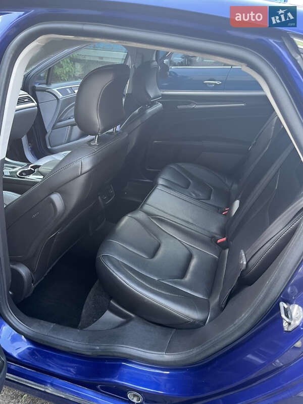 Седан Ford Fusion 2015 в Обухове