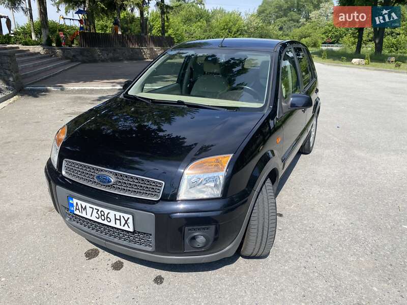 Хэтчбек Ford Fusion 2007 в 