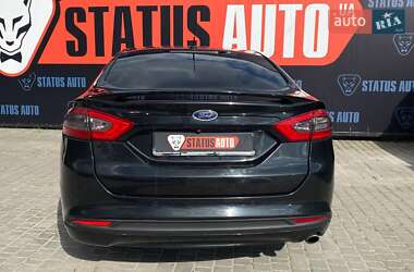 Седан Ford Fusion 2015 в 