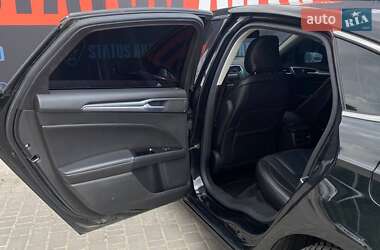 Седан Ford Fusion 2015 в 
