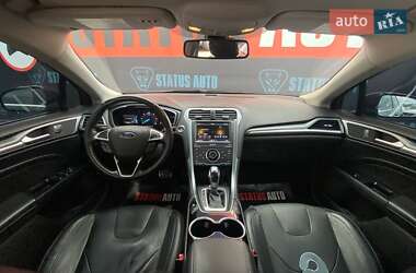 Седан Ford Fusion 2015 в 