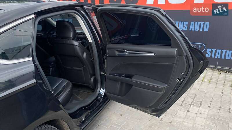 Седан Ford Fusion 2015 в Виннице