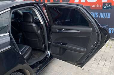 Седан Ford Fusion 2015 в 