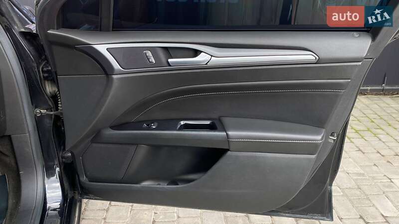 Седан Ford Fusion 2015 в Виннице