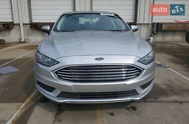 Седан Ford Fusion 2018 в 