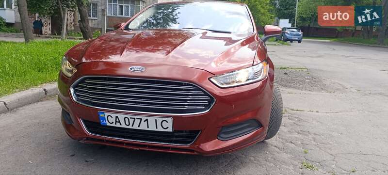 Седан Ford Fusion 2013 в Умани