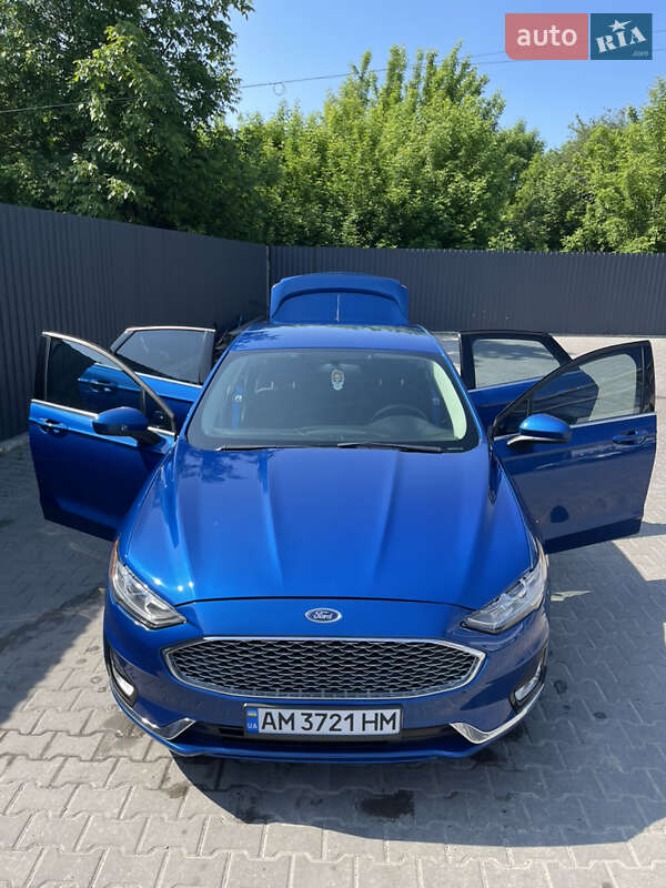 Седан Ford Fusion 2018 в Житомирі