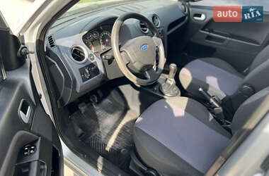 Хэтчбек Ford Fusion 2008 в 