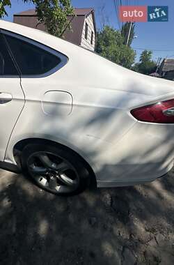 Седан Ford Fusion 2012 в 