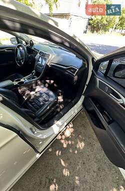 Седан Ford Fusion 2012 в 