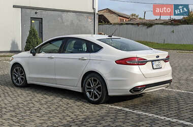 Седан Ford Fusion 2017 в 