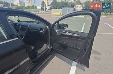 Седан Ford Fusion 2019 в 
