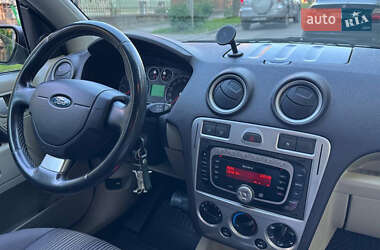 Хэтчбек Ford Fusion 2008 в 