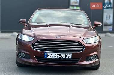 Седан Ford Fusion 2015 в 
