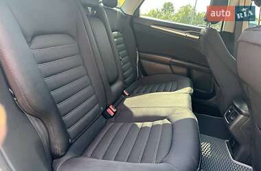 Седан Ford Fusion 2015 в 