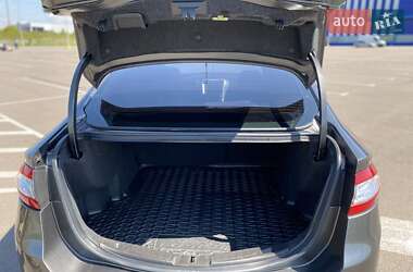 Седан Ford Fusion 2015 в 