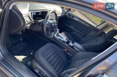 Седан Ford Fusion 2015 в 