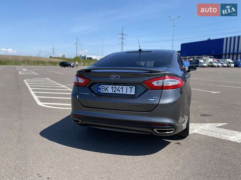 Седан Ford Fusion 2015 в Ровно