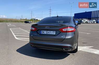 Седан Ford Fusion 2015 в 