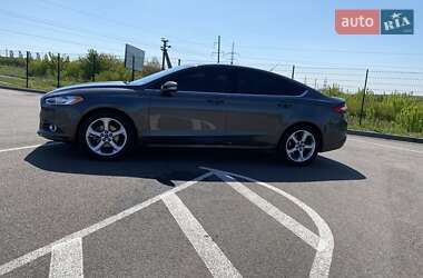 Седан Ford Fusion 2015 в 
