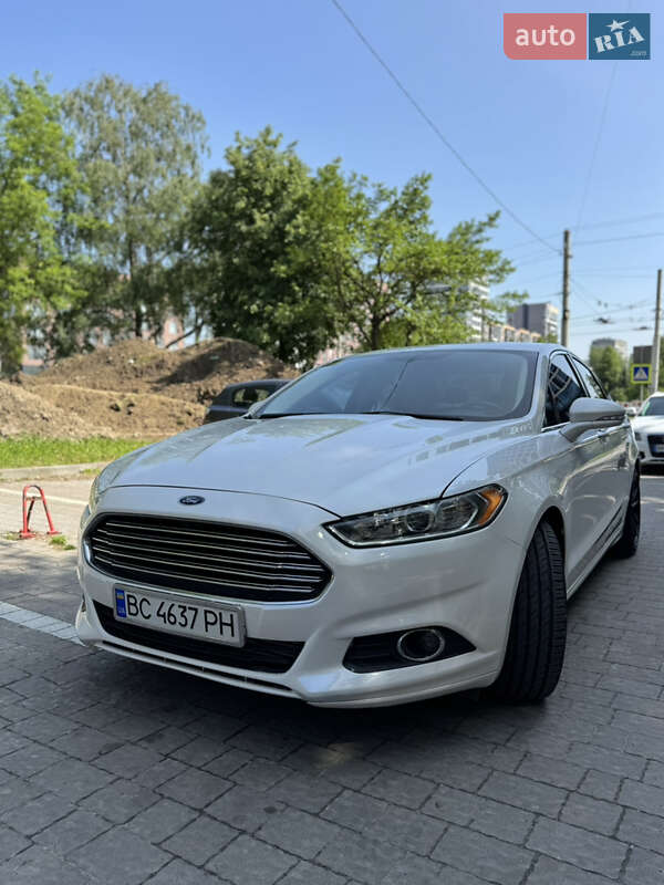 Седан Ford Fusion 2013 в Львове