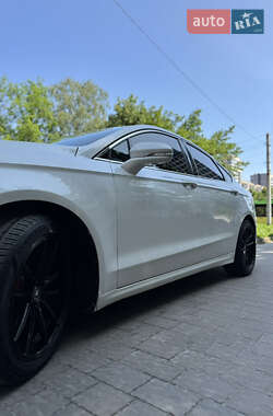 Седан Ford Fusion 2013 в 