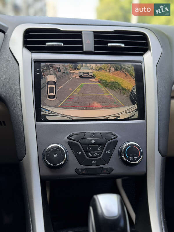 Седан Ford Fusion 2013 в Львове