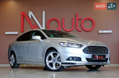 Седан Ford Fusion 2016 в 