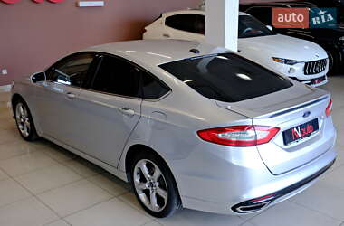 Седан Ford Fusion 2016 в 