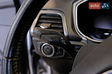 Седан Ford Fusion 2016 в 