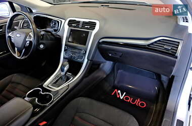 Седан Ford Fusion 2016 в 