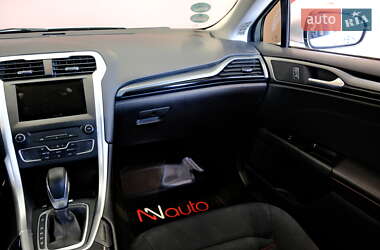 Седан Ford Fusion 2016 в 