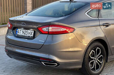 Седан Ford Fusion 2014 в 